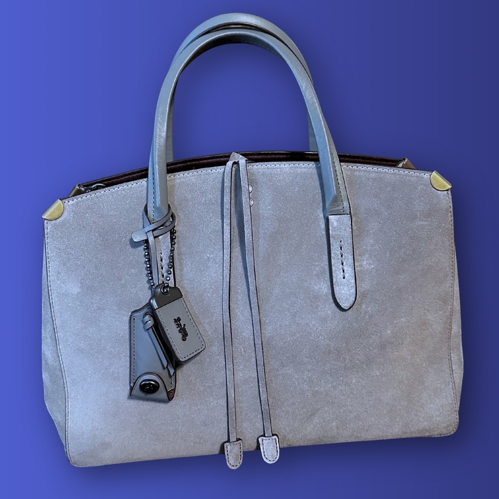 🍍𝑨𝑹𝑺𝑰 𝒊𝒔 𝑳𝒊𝒗𝒆‼️🦁 Come join the live fun!! - Picture 14 of 17